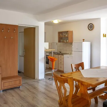 Holiday House With A Parking Space - 16147 Hébergement de vacances Medulin