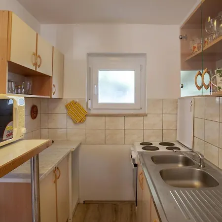 Holiday House With A Parking Space - 16147 Hébergement de vacances